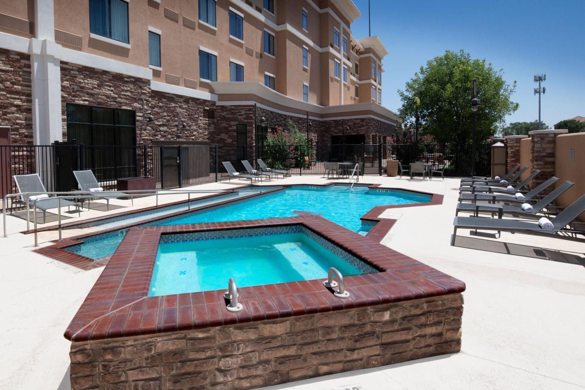 Courtyard By Marriott Lubbock Downtown/University Area Exterior photo